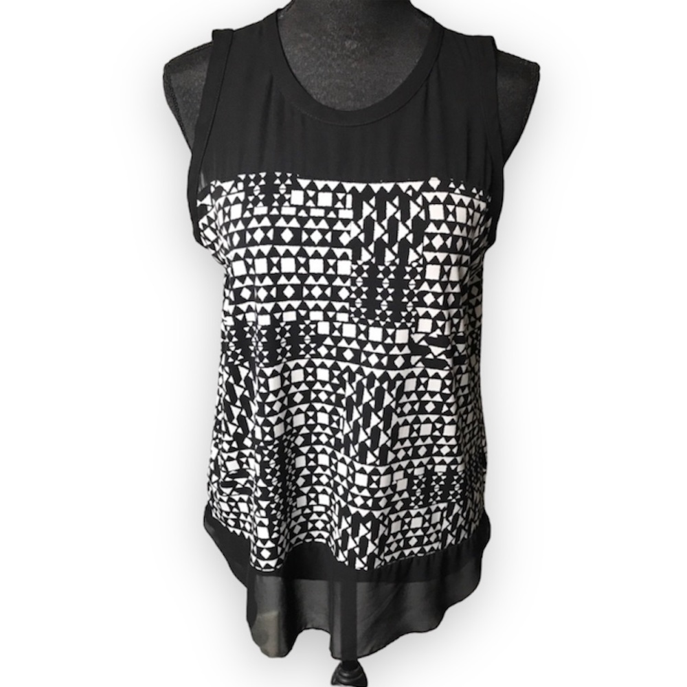 VINCE Camuto Black and White geometric tank top size small